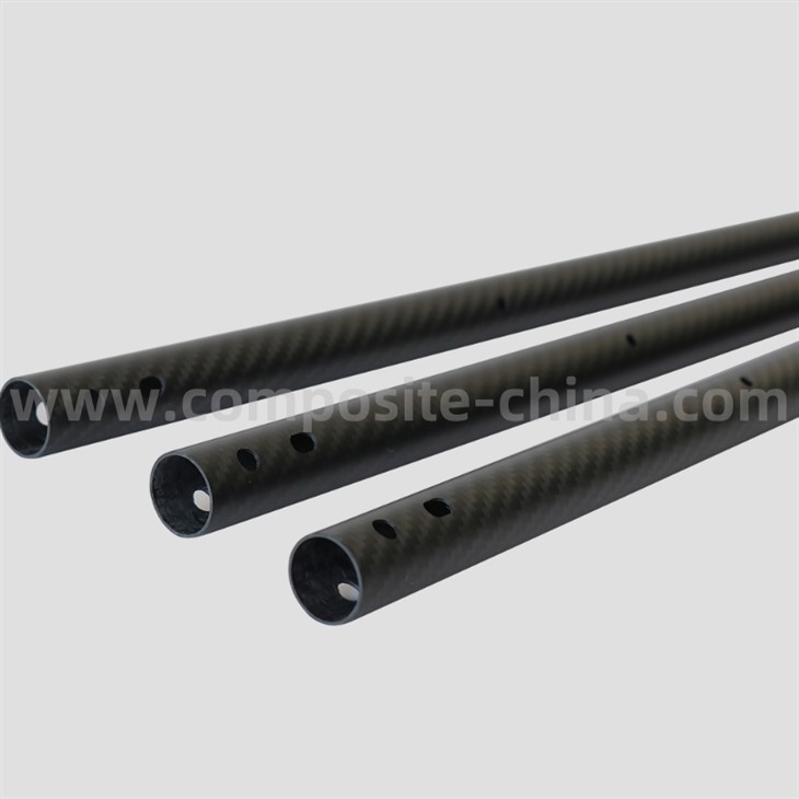 Tube en fibre de carbone